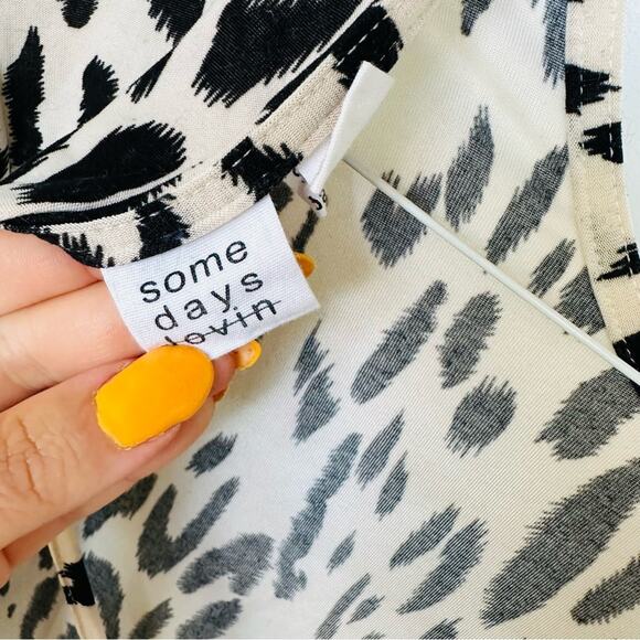 SOMEDAYS LOVIN REVOLVE Black White Abstract Print Tunic Open Shift Shirt Dress M - Picture 6 of 9